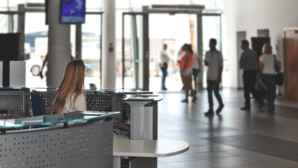 Telephone Answering Service Vs In‑House Receptionist